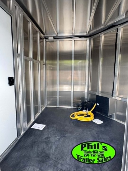 New Frontier Trailers 8 PEN LOW PRO LIVE STOCK TRAILER WITH AC Stock / Stock Combo Trailer