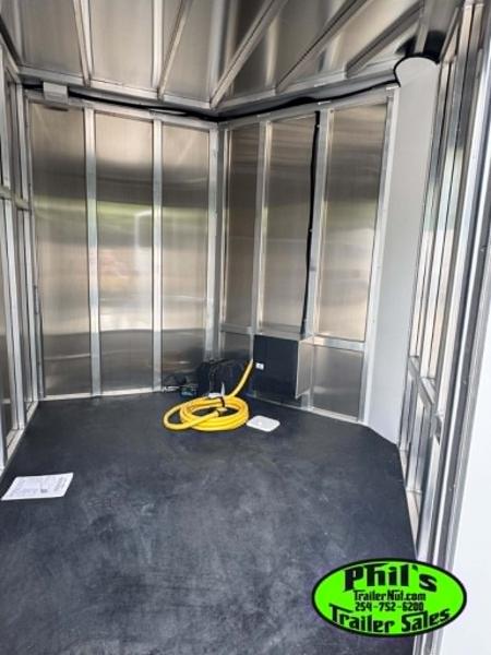 New Frontier Trailers 8 PEN LOW PRO LIVE STOCK TRAILER WITH AC Stock / Stock Combo Trailer