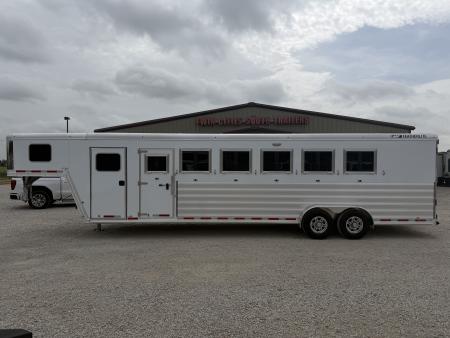 New 2026 Featherlite 6 Horse Gooseneck Horse Trailer