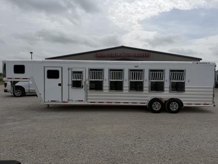 New 2026 Featherlite 6 Horse Gooseneck Horse Trailer