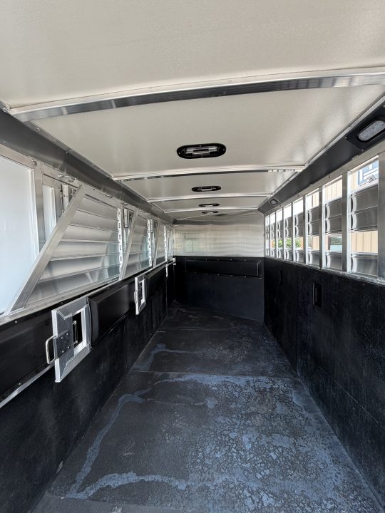 New 2027 Hart Trailer SOLUTION Horse Trailer