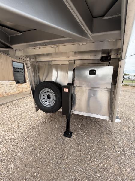 New 2027 Hart Trailer SOLUTION Horse Trailer