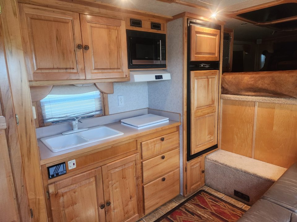 Used 2003 Exiss Trailers SS314 LQ 3 Horse Horse Trailer