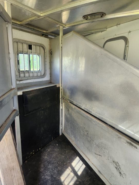 Used 2003 Exiss Trailers SS314 LQ 3 Horse Horse Trailer