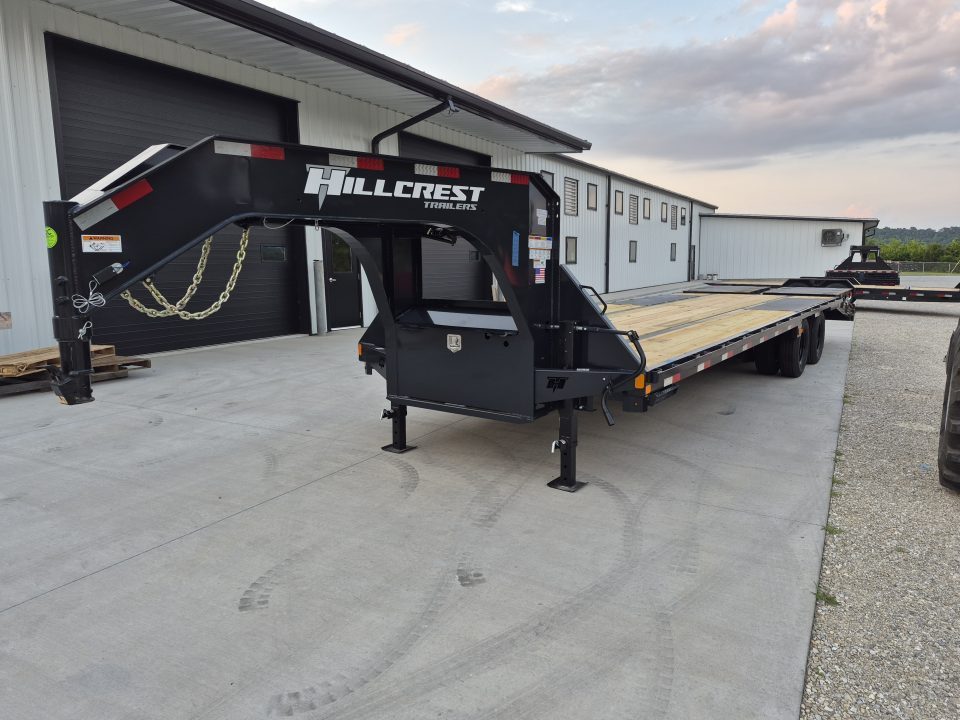 New Hillcrest Trailers 25+5 GN, 25.9k Axles, 14 ply tires, SPARE