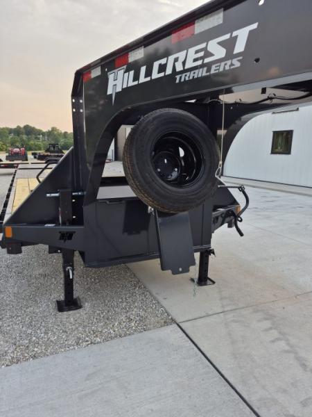New Hillcrest Trailers 25+5 GN, 25.9k Axles, 14 ply tires, SPARE