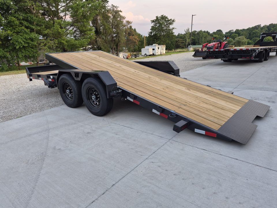 New Hillcrest 16+4 Cushion Tilt, 7k axles, upgraded 14 ply tires, Toolbox, Spare mount
