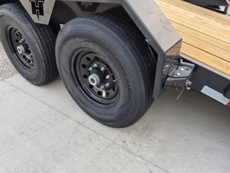 New Hillcrest 16+4 Cushion Tilt, 7k axles, upgraded 14 ply tires, Toolbox, Spare mount
