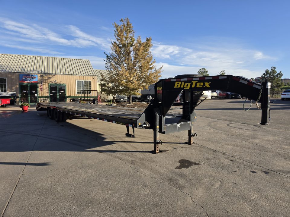 Used 2021 BIG TEX 25GN-40D5A Flatbed Trailer