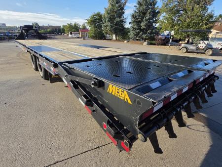 Used 2021 BIG TEX 25GN-40D5A Flatbed Trailer
