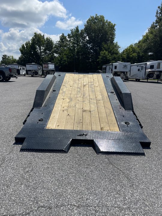 New 2027 Horizon Trailers HET 24'X82" TILT-10K AXLES Equipment Trailer
