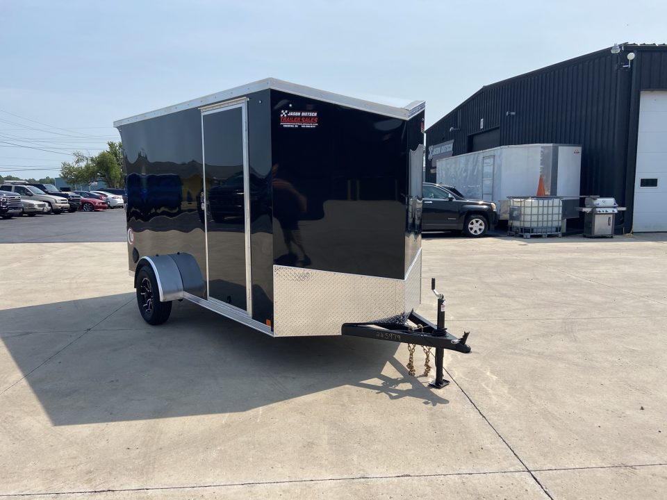 New United UJ-6X12 Enclosed Trailer