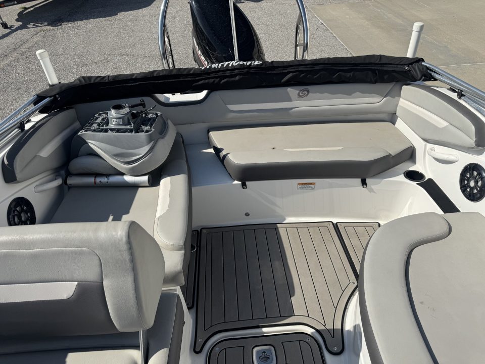 Used 2021 Hurricane Boats 205 SS Deck Boat