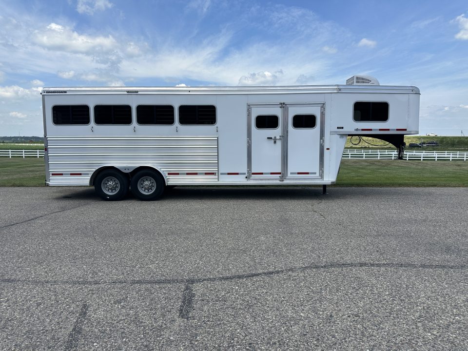 Used 2020 Logan Coach 4H GN RIOT Horse Trailer