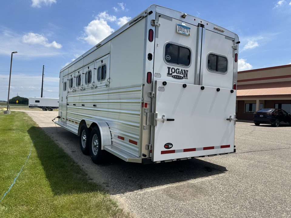 Used 2020 Logan Coach 4H GN RIOT Horse Trailer
