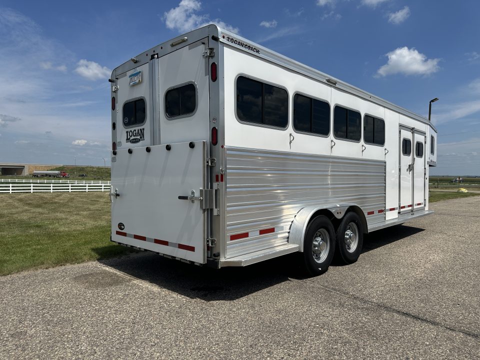Used 2020 Logan Coach 4H GN RIOT Horse Trailer