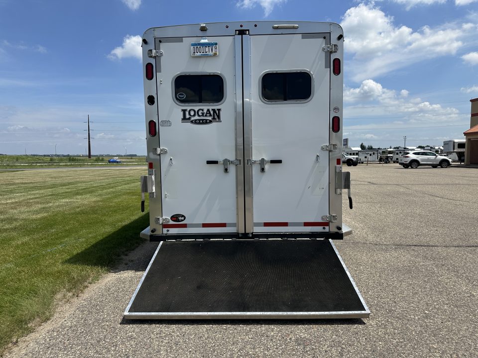 Used 2020 Logan Coach 4H GN RIOT Horse Trailer