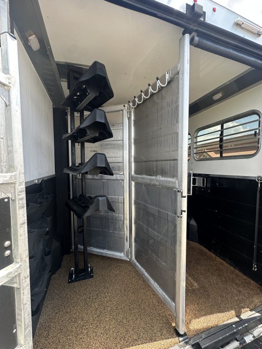 Used 2020 Logan Coach 4H GN RIOT Horse Trailer
