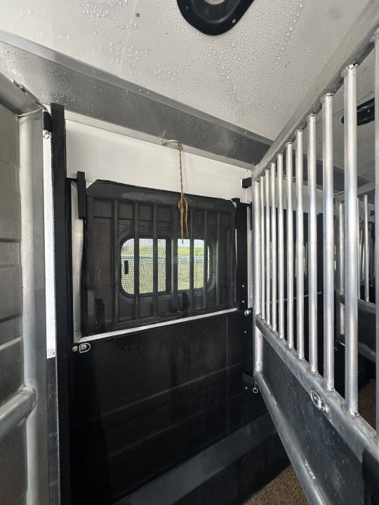 Used 2020 Logan Coach 4H GN RIOT Horse Trailer