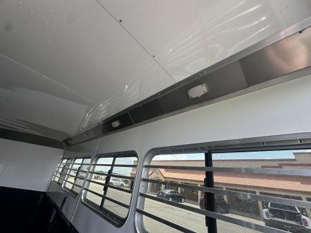 Used 2020 Logan Coach 4H GN RIOT Horse Trailer