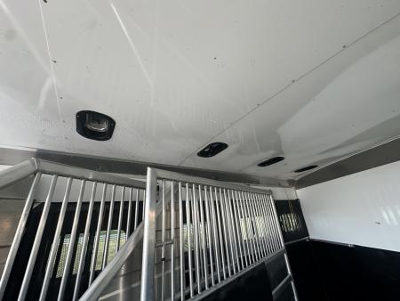 Used 2020 Logan Coach 4H GN RIOT Horse Trailer