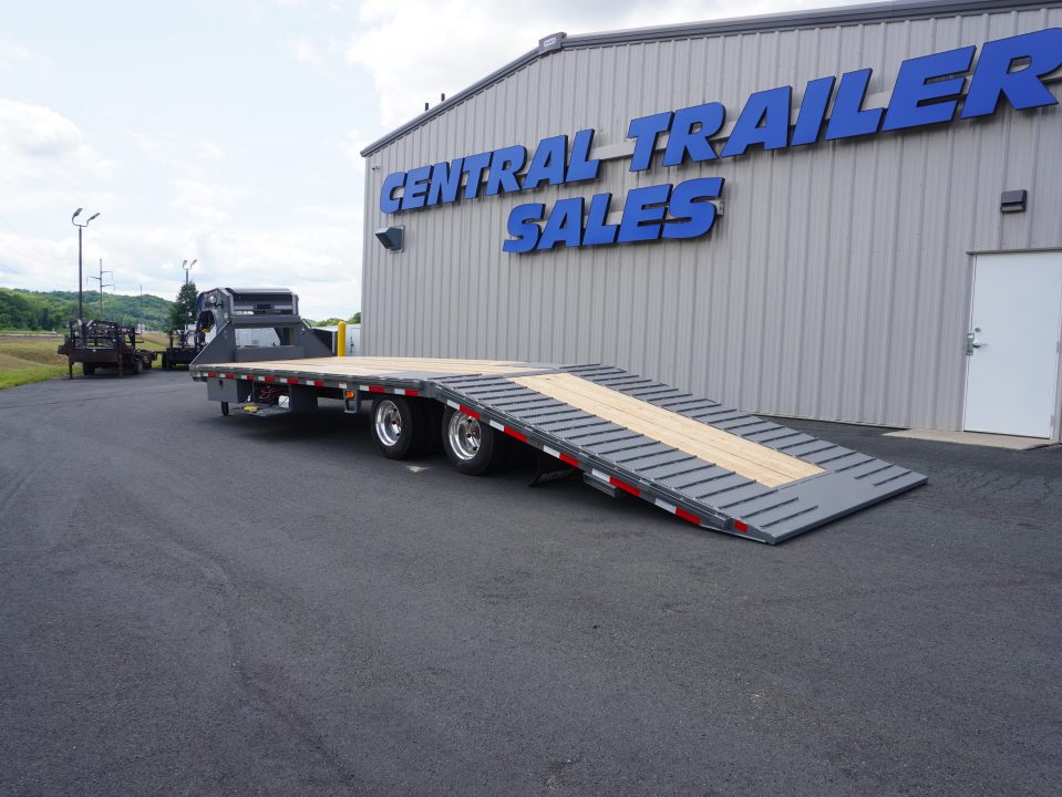 New 2027 Diamond C Trailers FMAX212 32ft Deckover Gooseneck Bodies