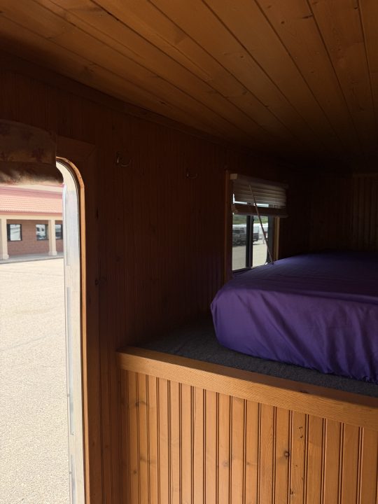 Used 2004 Featherlite Trailers 2H GN Weekender Horse Trailer
