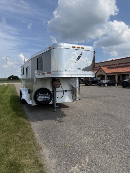 Used 2004 Featherlite Trailers 2H GN Weekender Horse Trailer