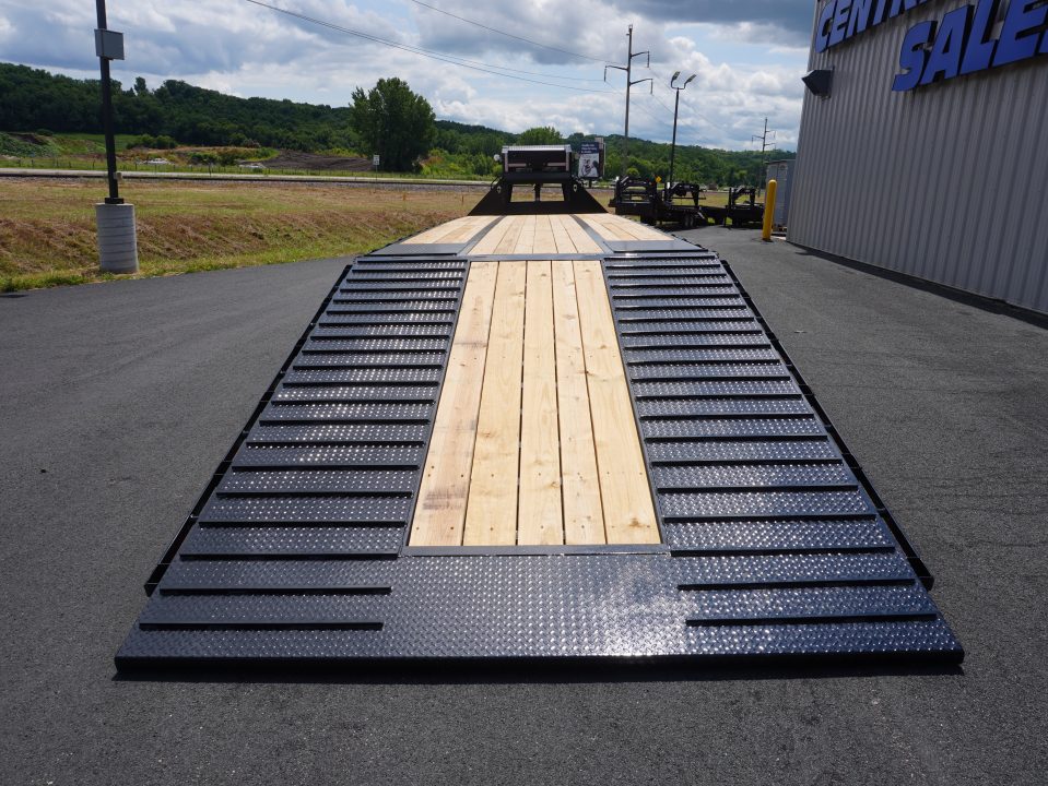 New 2027 Diamond C Trailers Fmax212 40' Gooseneck Deckover Trailer