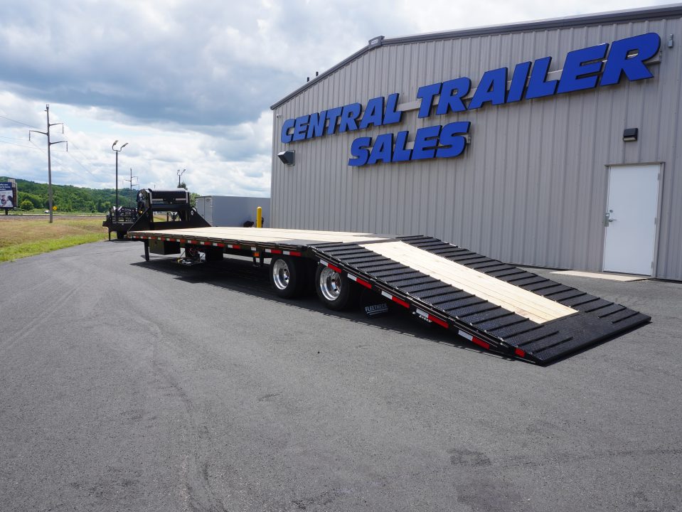 New 2027 Diamond C Trailers Fmax212 40' Gooseneck Deckover Trailer