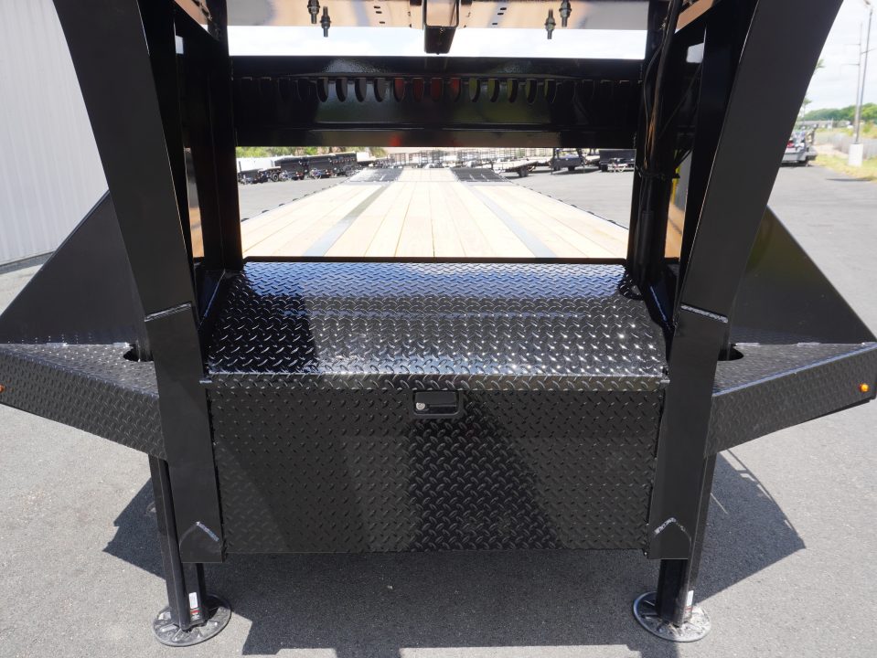 New 2027 Diamond C Trailers Fmax212 40' Gooseneck Deckover Trailer