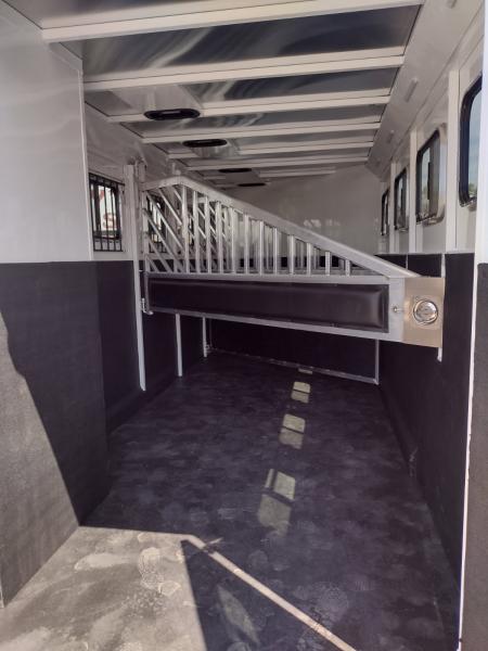 New 2027 Trails West Classic 4 Horse Trailer