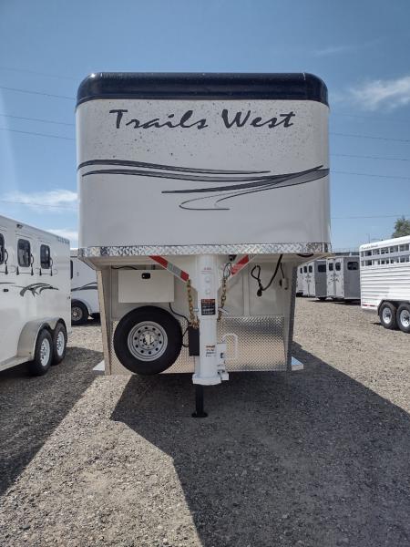 New 2027 Trails West Classic 4 Horse Trailer