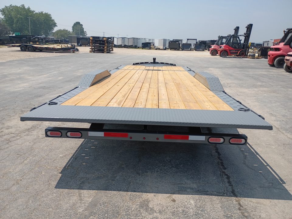 New 2026 Diamond C Trailers HXD210 24X102