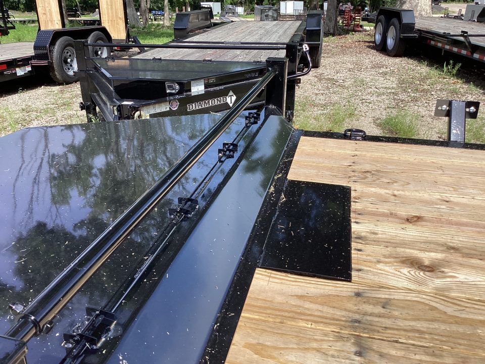 New 2026 Diamond T 8320HDSKP Tilt Trailer