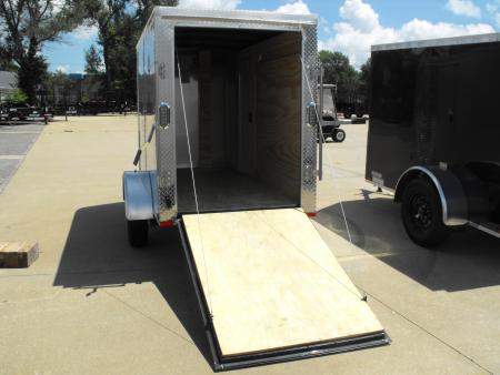 New Enclosed Trailer 4 X 8 Ramp Door 5' Int 080 Skin Silver Mist