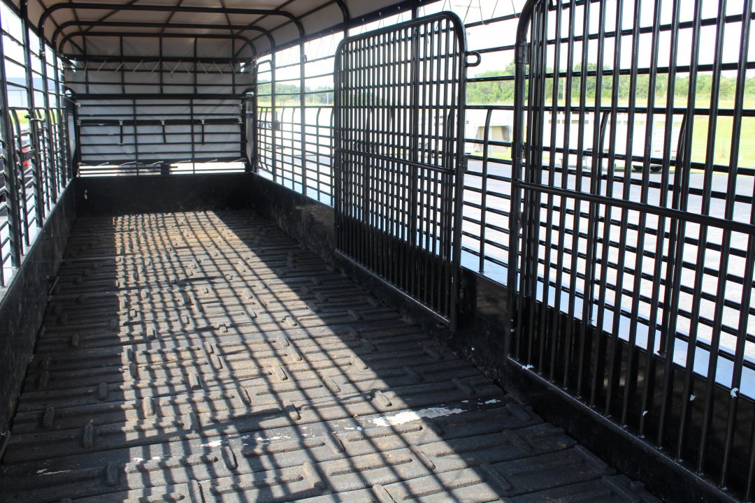 Used 2022 Gooseneck Trailer MFG PIPE SIDE Stock / Stock Combo Trailer