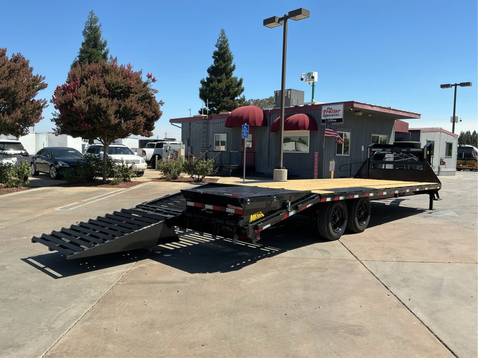 New 2027 Big Tex Trailers 16GN-25D5A-MR 7FT X 25FT 17.5K GVW Gooseneck Equipment Trailer