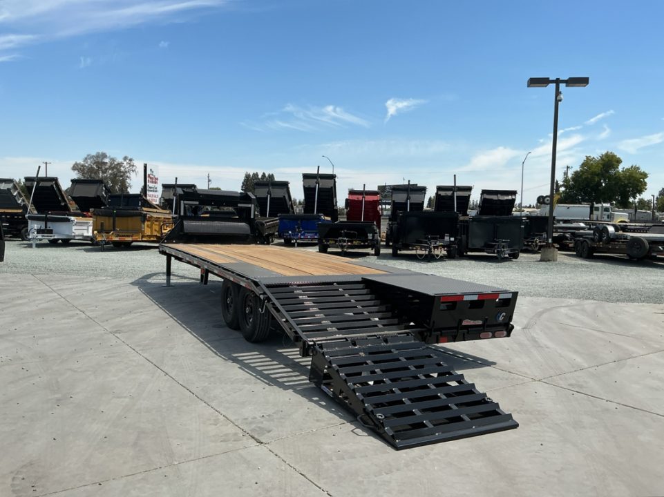 New 2026 Diamond C Trailers FMAX207L25X102MR 8.5FT X 25FT 15.5K GVW Gooseneck Equipment Trailer