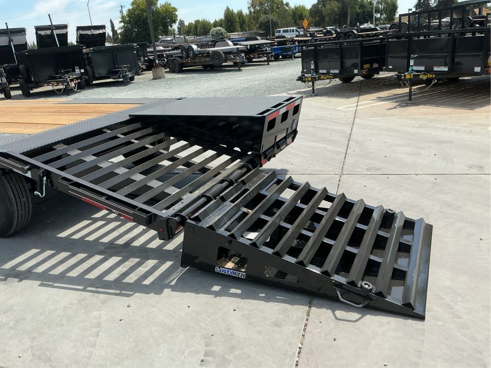 New 2026 Diamond C Trailers FMAX207L25X102MR 8.5FT X 25FT 15.5K GVW Gooseneck Equipment Trailer