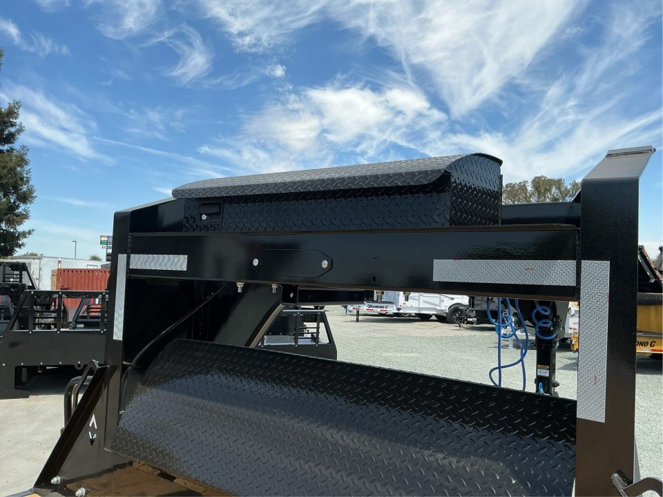 New 2026 Diamond C Trailers FMAX207L25X102MR 8.5FT X 25FT 15.5K GVW Gooseneck Equipment Trailer