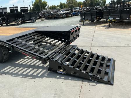 New 2026 Diamond C Trailers FMAX207L25X102MR 8.5FT X 25FT 15.5K GVW Gooseneck Equipment Trailer