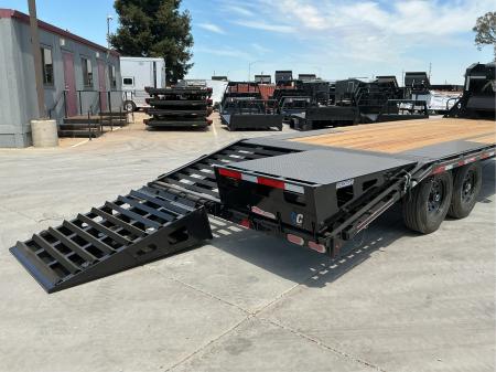 New 2026 Diamond C Trailers FMAX207L25X102MR 8.5FT X 25FT 15.5K GVW Gooseneck Equipment Trailer