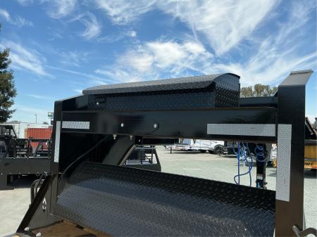 New 2026 Diamond C Trailers FMAX207L25X102MR 8.5FT X 25FT 15.5K GVW Gooseneck Equipment Trailer