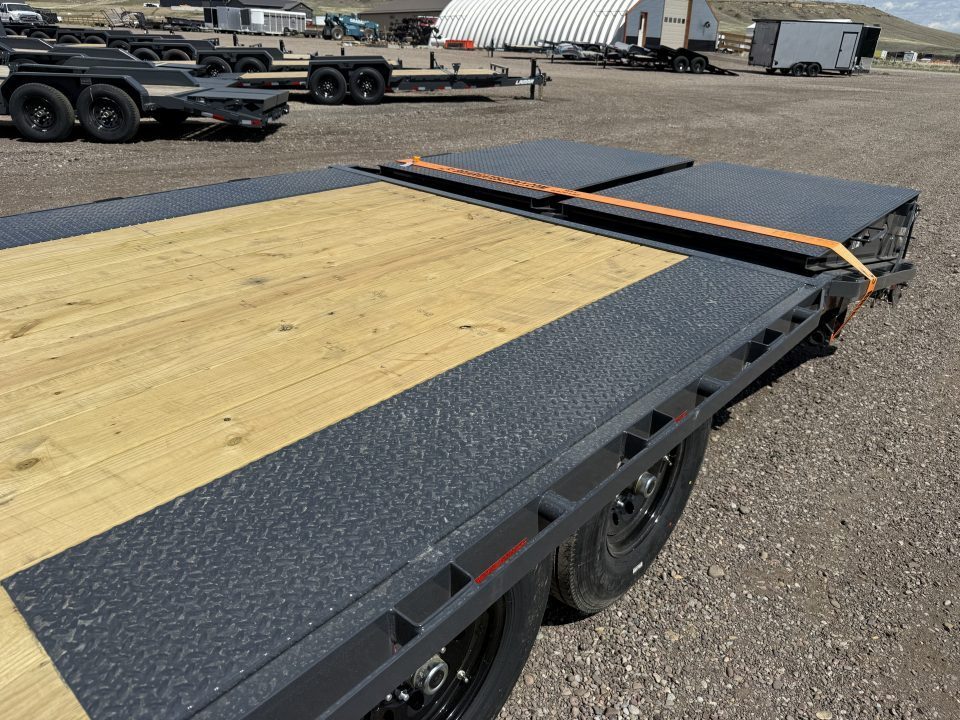 New 2026 Lamar 24' Deckover Gooseneck Trailer 14K