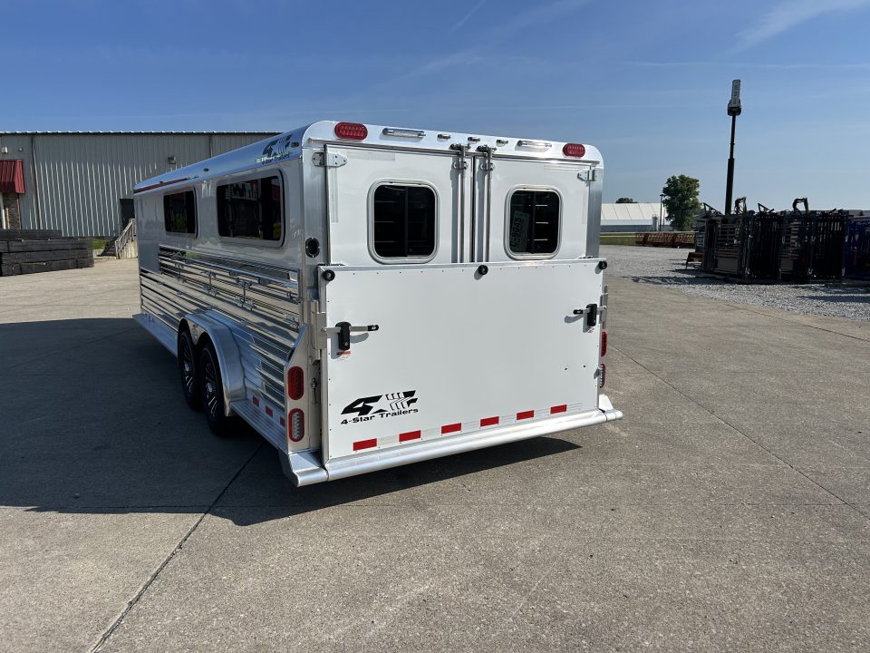 New 2026 4-Star Trailers 7'6"x22' 8 Pen ShowStock Trailer