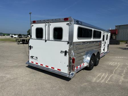 New 2026 4-Star Trailers 7'6"x22' 8 Pen ShowStock Trailer
