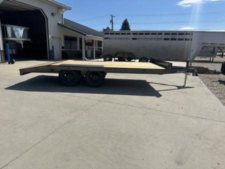 New 2026 Diamond C 16' Deck Over Flatbed