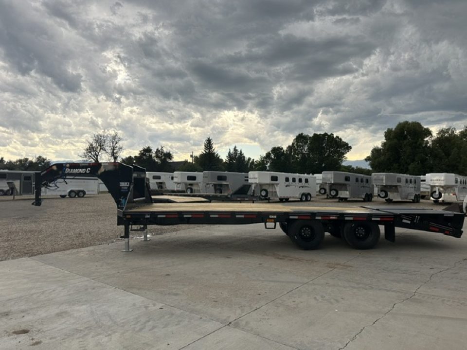 New 2026 Diamond C 25' FMAX210