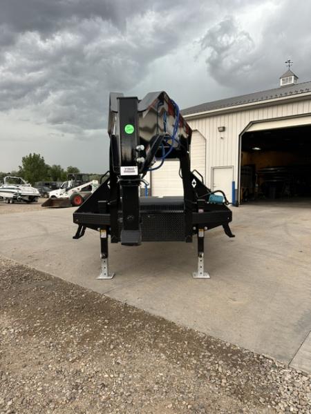 New 2026 Diamond C 25' FMAX210
